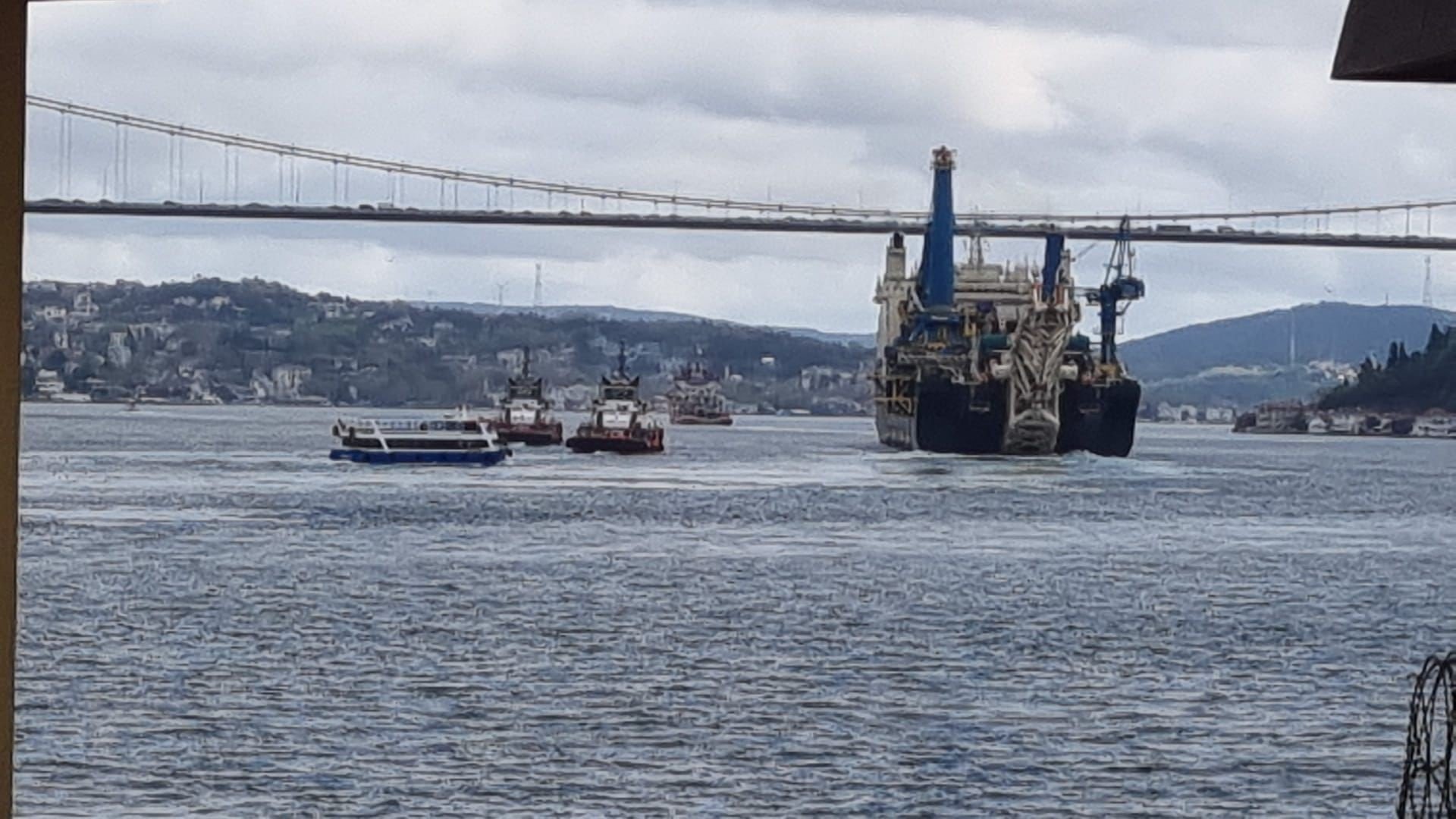 I S T A N B U L B O G A Z I N D A G E M I T R A F I G I C I F T Y O 1285380 382442